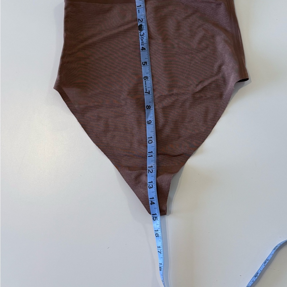 🌷NWOT SKIMS Summer Sheer Sculpt Thong Shapewear in Jasper - Picture 7 of 7